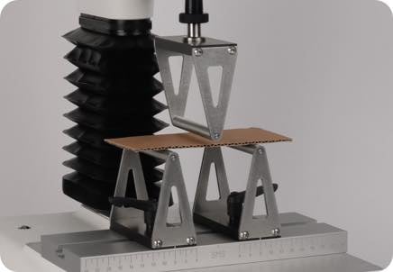 Three point bend test of a sample of perspex on the TA.HDplusC Texture Analyser